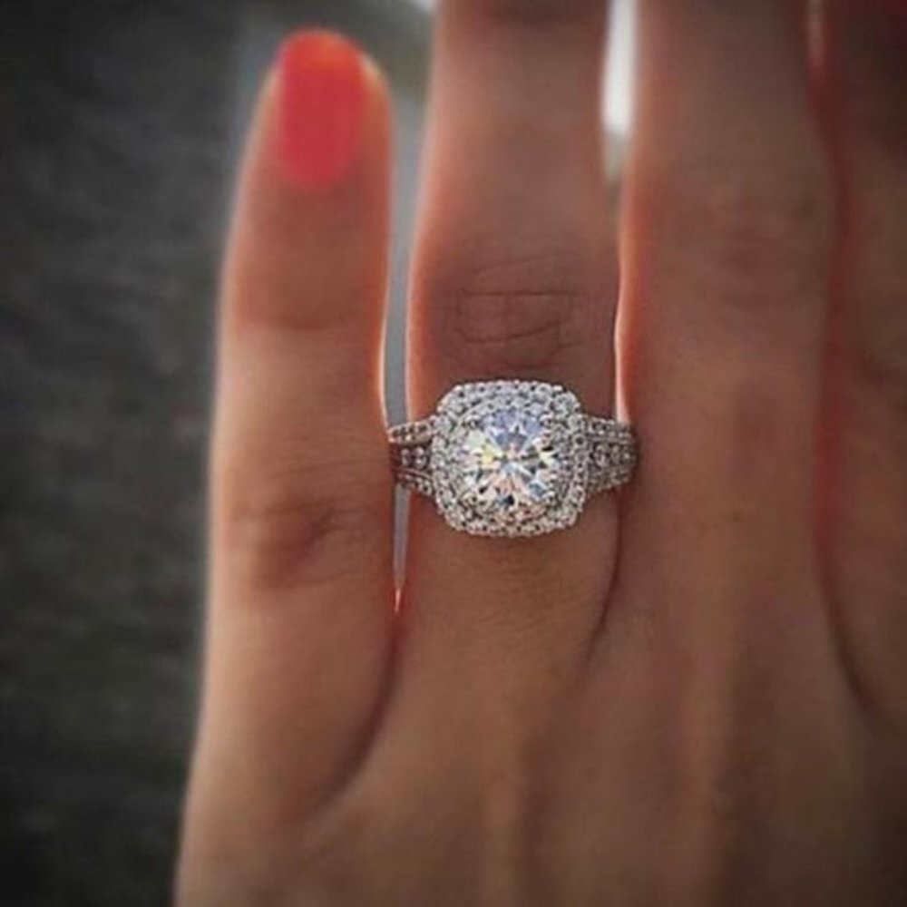 NEW 18K WHITE GOLD HALO RING, CUTE RING, SHINY RING. - Picture 4 of 5